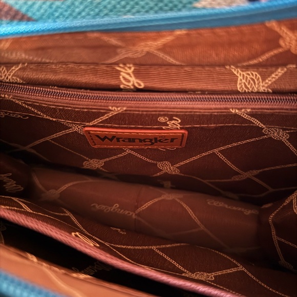 Wrangler Blue and Pink Aztec/western/crossbody purse/tote bag - Picture 6 of 6